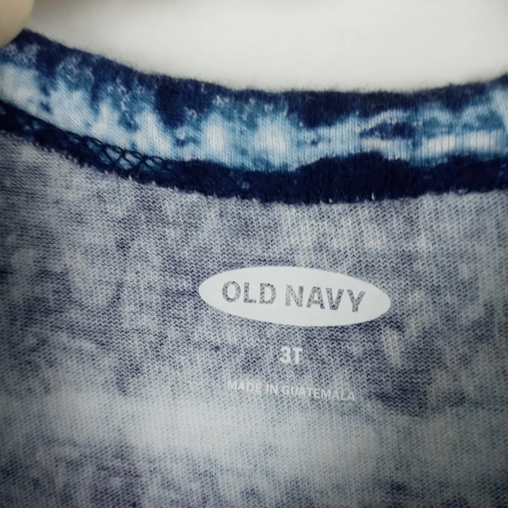 Old Navy boys size 3T blue with white tie dye stripe USA tshirt crewneck